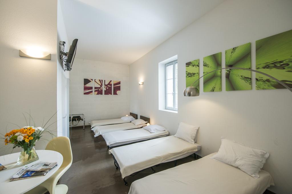 Gite D'Etape Des Capucins Le Puy-en-Velay Zimmer foto